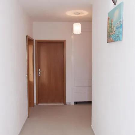 Nadalina * Kaštel Stari