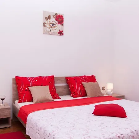 Nadalina Kaštel Stari